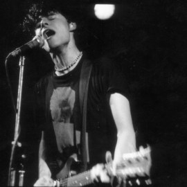 Jack playing live on the band's summer 2003 North American tour.